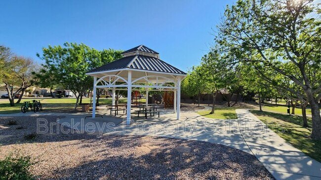 Building Photo - 4446 E Blue Sage Rd