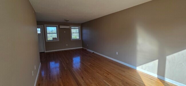 Building Photo - 41 Beatrice St