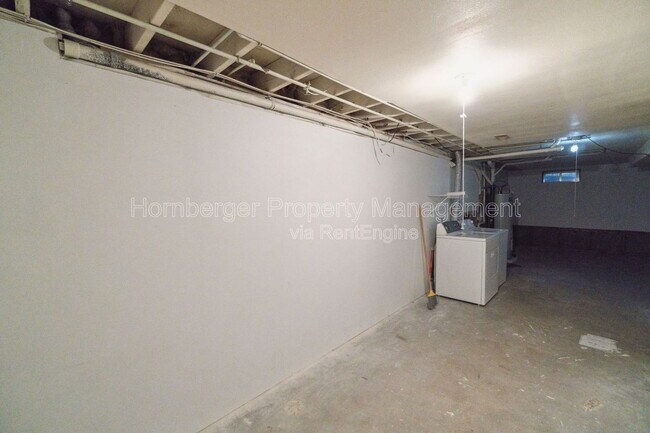 Building Photo - 7024 N Wiscomb St