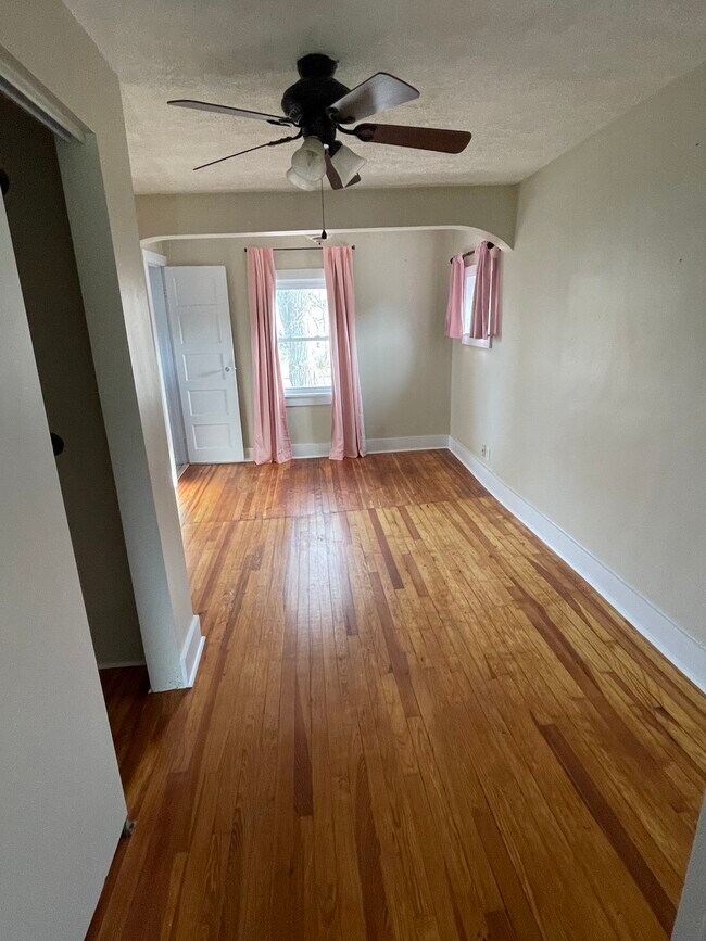 Building Photo - 10 S Preston St