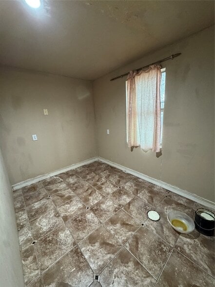 Building Photo - 2717 Avenue I