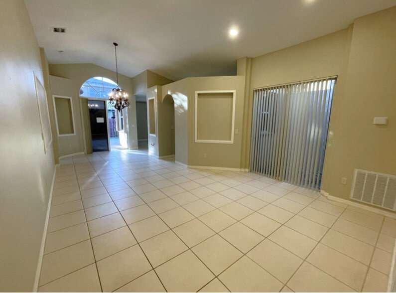 Primary Photo - 13400 SW 24th St