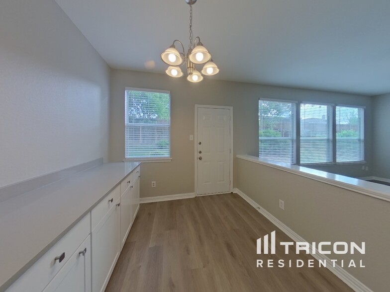 Building Photo - 5604 Nacona Dr