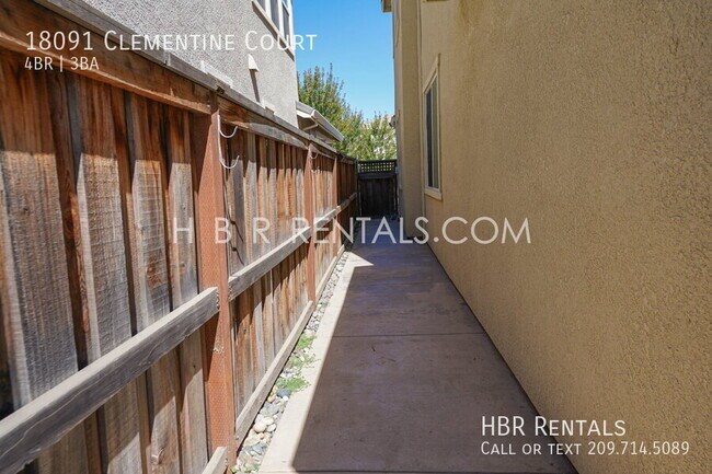 Building Photo - 18091 Clementine Ct