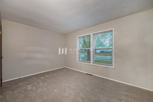 Building Photo - LaVista Home