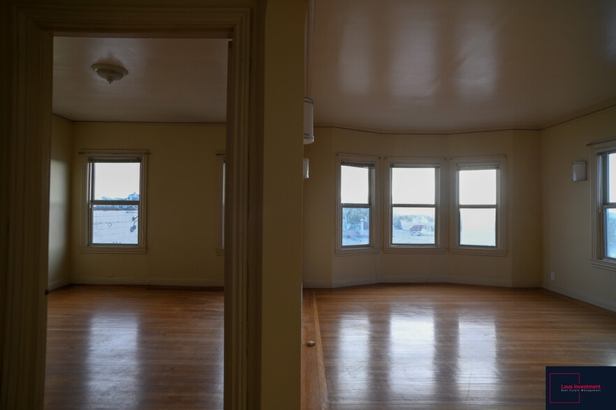 Living Room - 1600 Clement St