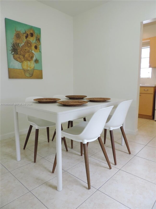 Building Photo - 3134 SW 25th Ter