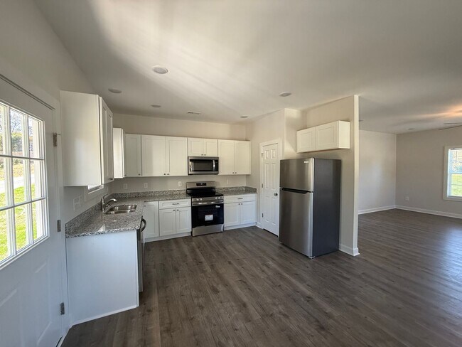 Building Photo - Three bedroom, 2 bath house in Graham-newly constructed!