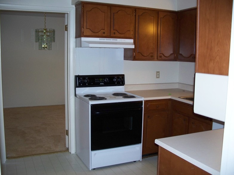 Kitchen - 3581 Amberacres Dr