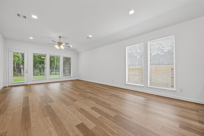 Building Photo - 122 Sierra Strm Ln