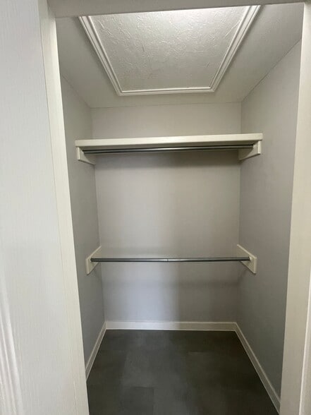 Building Photo - 404 E 2nd St