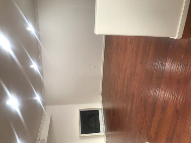 Building Photo - 13022 Riverside Dr