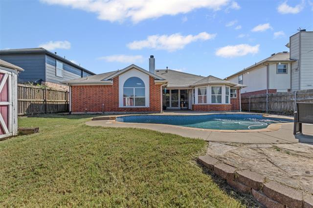 Building Photo - 4215 Bent Oaks Dr