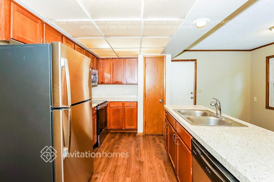Building Photo - 5245 Triton Dr