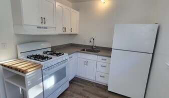 Building Photo - 3340 Belmont Ave