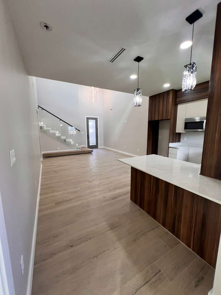 Building Photo - 2218 Corales St