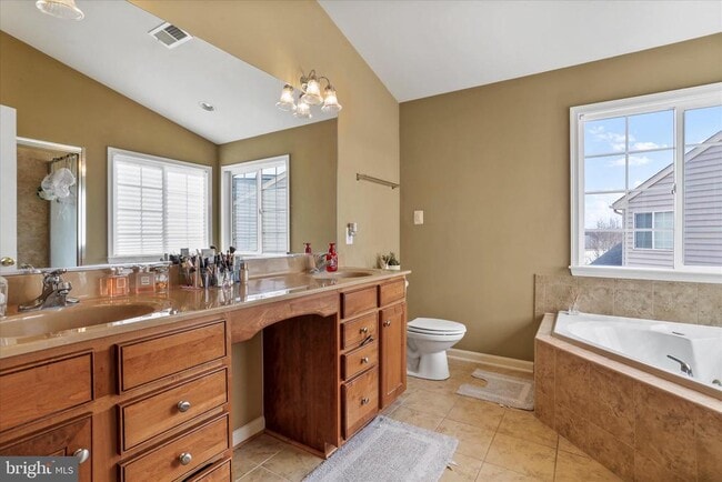 Building Photo - 301 Fontana Cir