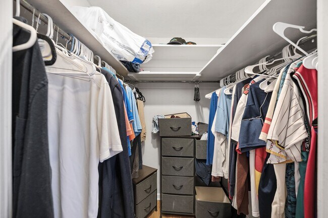 Building Photo - 949 SW 13th St