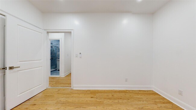 Building Photo - 2050 Strauss St