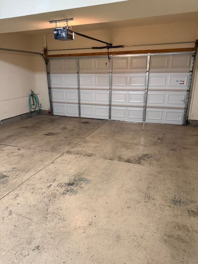 Building Photo - Gorgeous Natomas Condo