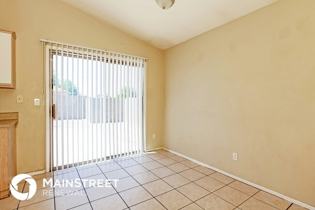 Building Photo - 8923 W La Reata Ave
