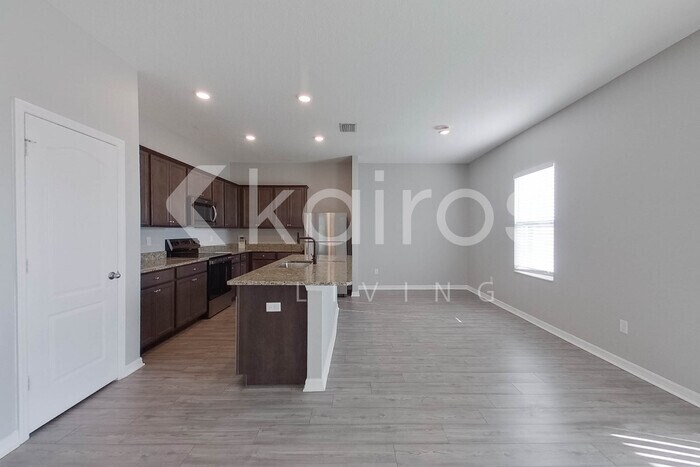 Building Photo - 30098 Fedora Cir