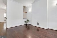 Building Photo - 218 N Glover St