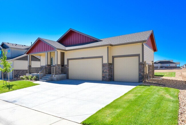 Building Photo - Beautiful 5 bed 3 bath home in the Pelican...