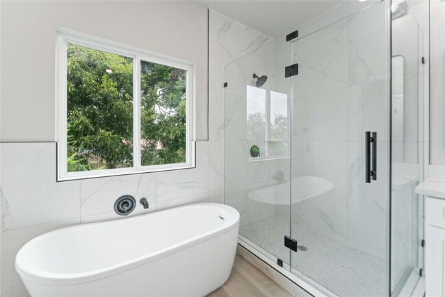 Building Photo - 5420 Lynnfield St