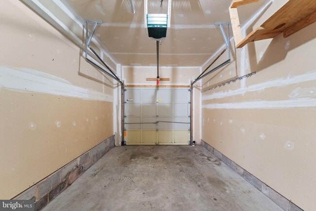 Building Photo - 44210 Shady Glen Terrace