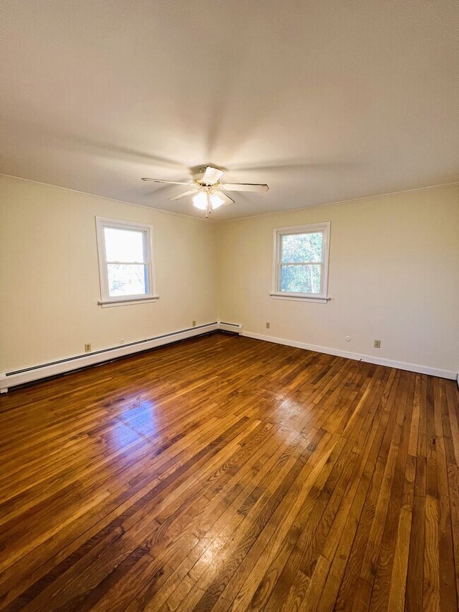 Building Photo - Just In Time For Ski Season - Single Famil...