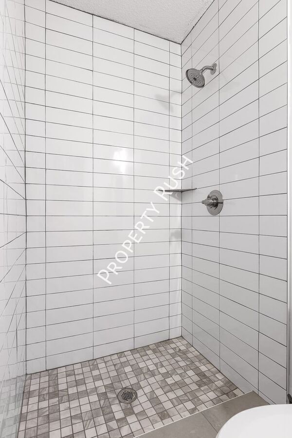 Building Photo - 3404 Frawley St
