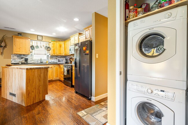 Building Photo - Cozy & Fully-Furnished West Asheville 2-Bedroom (Utilities Included)