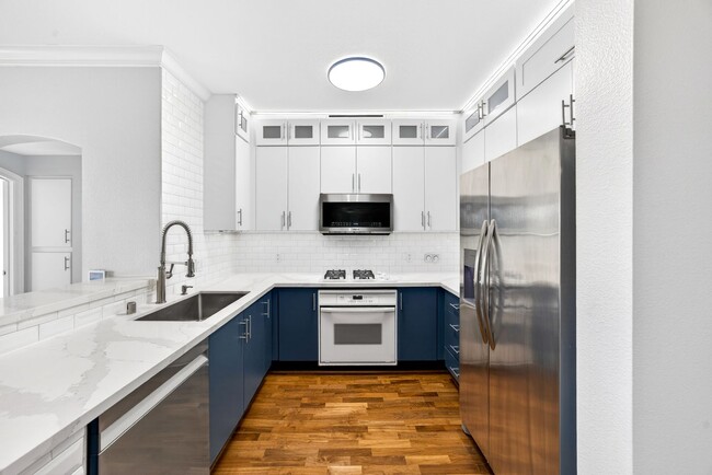 Building Photo - Luxury Downtown San Diego Condo | 2BR/2BA at Park Blvd West – $3,300/mo
