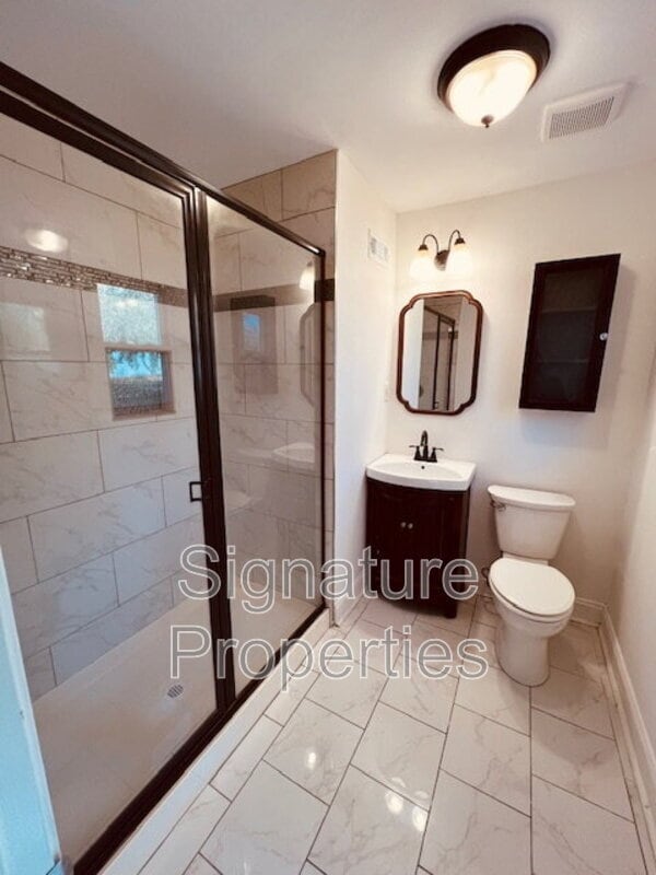 Building Photo - 936 Weaver Ave