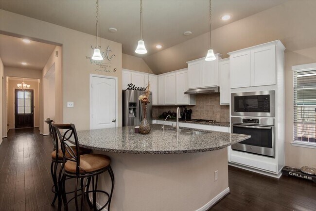 Building Photo - 2127 Blossomcrown Dr