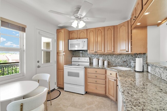 Building Photo - 2871 N Ocean Blvd