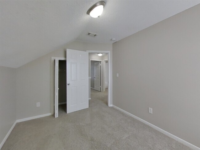 Building Photo - 3210 Kelling St