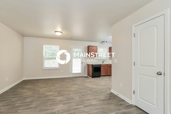 Building Photo - 3 Bedroom Pet-Friendly Home in GREENSBORO,...