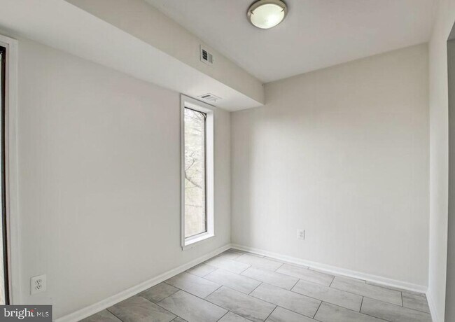 Building Photo - 11051 Camfield Ct