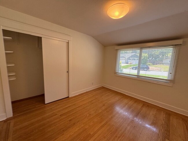 Building Photo - Beautiful updated single level Lafayette h...