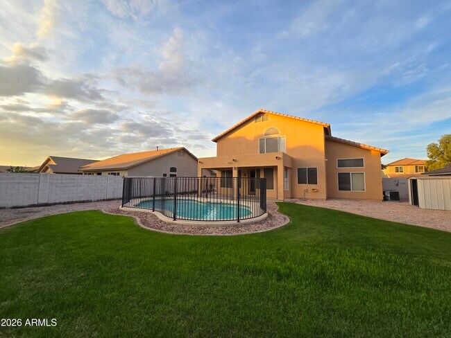 Building Photo - 14307 W Piccadilly Ave