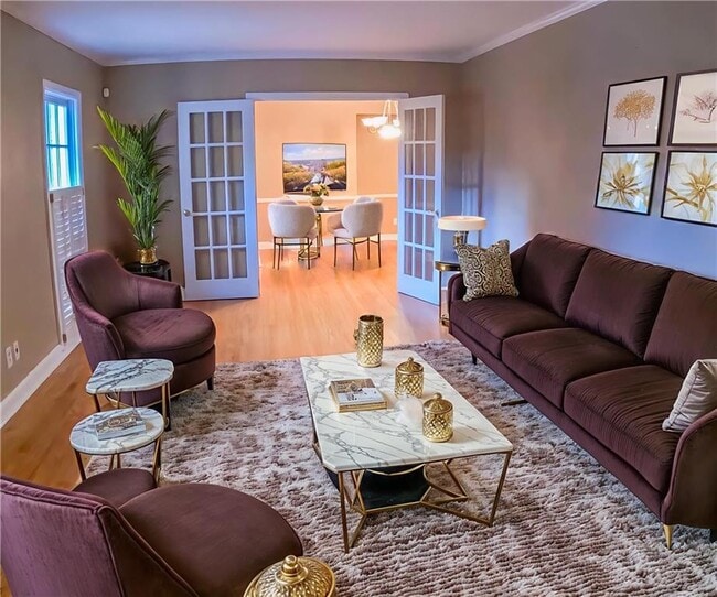 Building Photo - 998 Ferncliff Rd NE