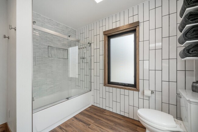 main level bathroom - 26539 E Shore Pl