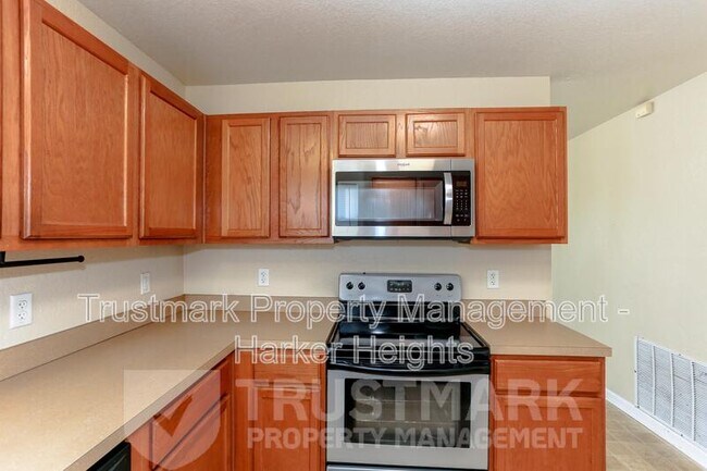 Building Photo - 3907 Deputy Dr