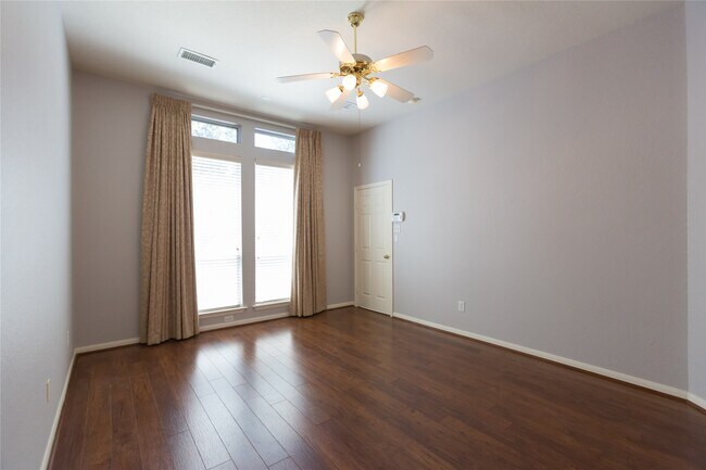 Building Photo - 7907 Glenn Cliff Dr