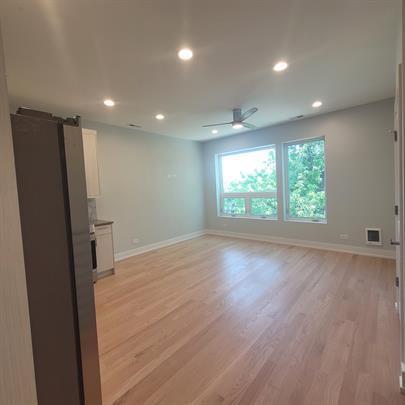 Building Photo - 6326 S Rhodes Ave