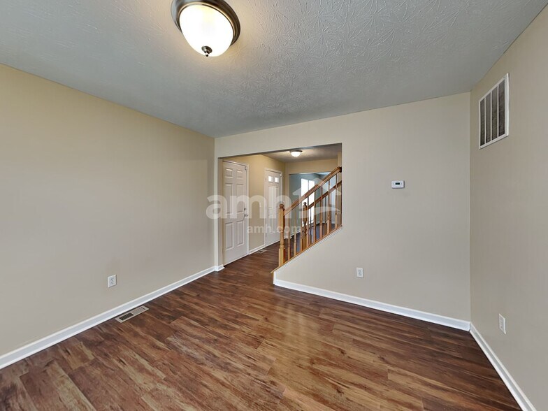 Building Photo - 182 Coyote Dr