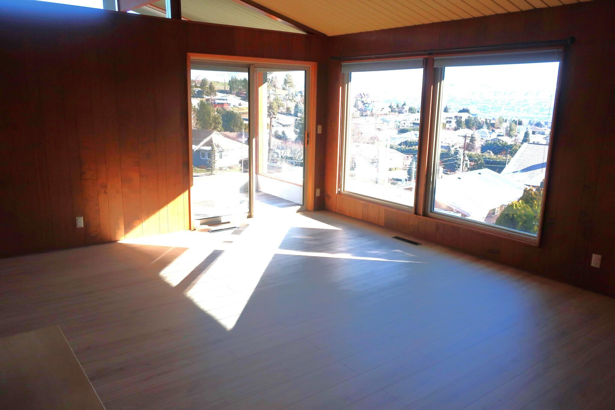 Building Photo - 2405 Lester Rd