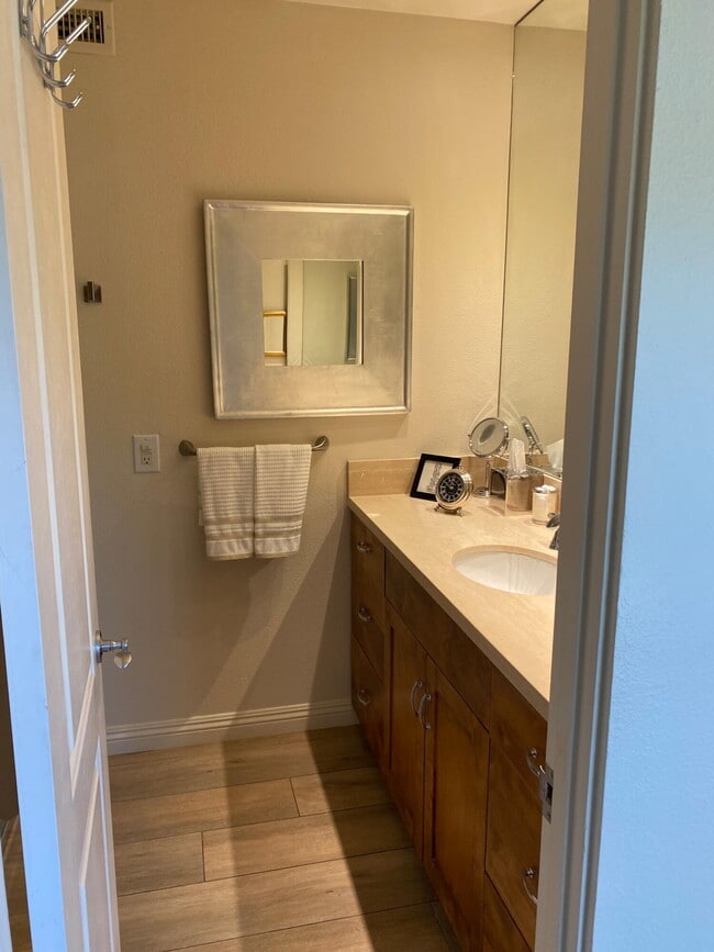 Building Photo - 72760 Mesquite Ct